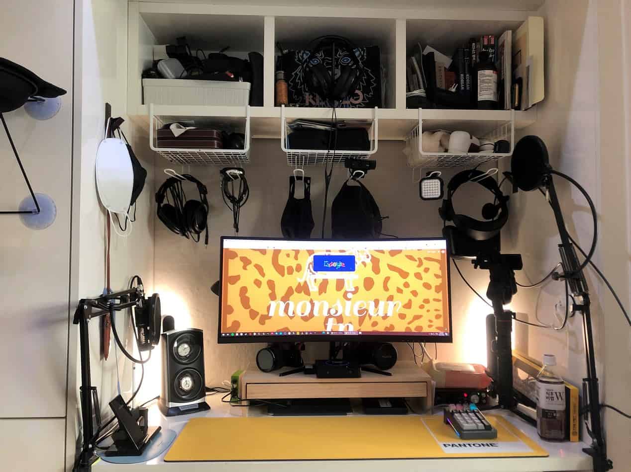 How to Keep a Cat Off Your Desk For Good! monsieurtn